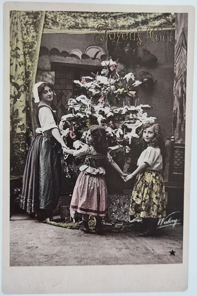В Музее печати Санкт-Петербурга открылась выставка рождественских почтовых открыток
